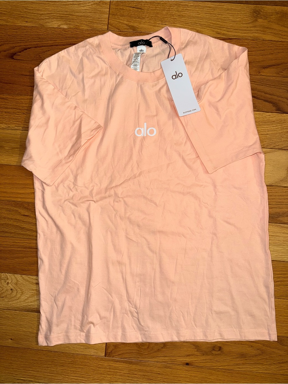 Size L ALO Yoga Women’s Peach Short-Sleeve Logo Tee